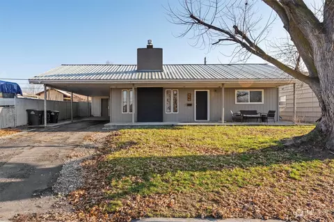 629 S Hawthorne Dr, Moses Lake, WA 98837