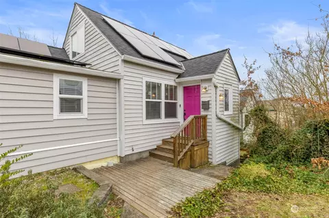 1914 13th St, Bremerton, WA 98337