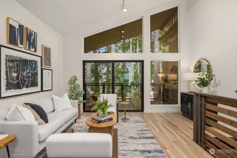 203 Madrona Way NE #3F, Bainbridge Island, WA 98110