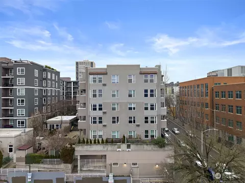 4343 Roosevelt Way NE #203, Seattle, WA 98105