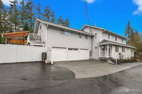 9004 240th St SW, Edmonds, WA 98026