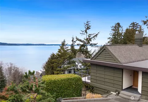 5921 Atlas Pl SW, Seattle, WA 98136