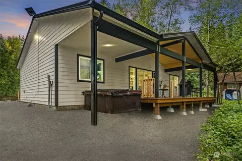 55217 312th Ave E, Ashford, WA 98304