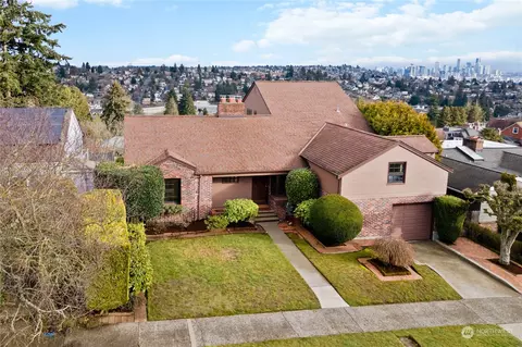 2558 38th Ave W, Seattle, WA 98199