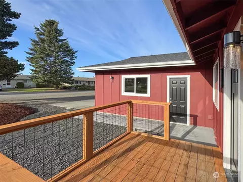 40 Valley View Dr, Sequim, WA 98382 photo 4