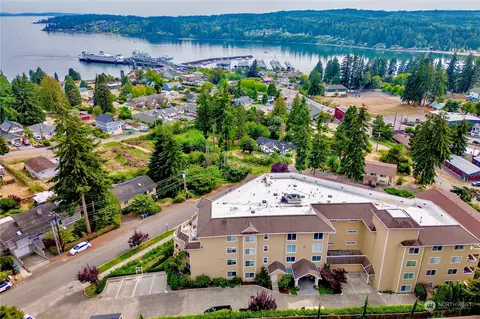 26291 Pennsylvania Ave NE #106, Kingston, WA 98346