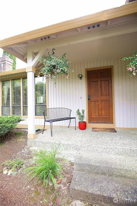 13611 SE 18th St, Bellevue, WA 98005