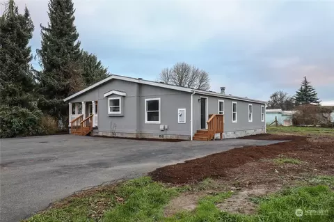207 Louise St, Kelso, WA 98626