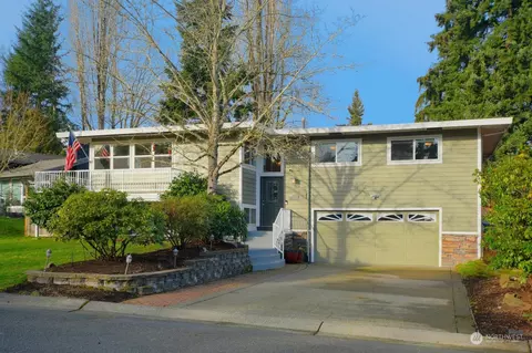 14216 NE 74th St, Redmond, WA 98052