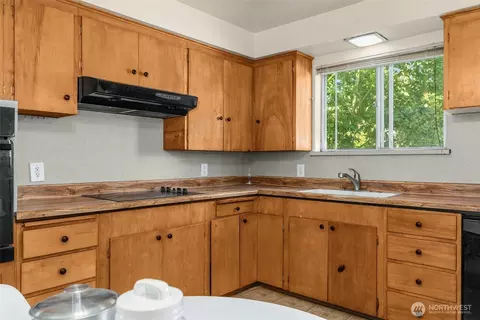 Kitchen - 736 N 96th, Seattle, WA 98103 photo 3 of 4