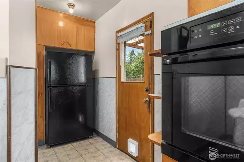 Kitchen - 736 N 96th, Seattle, WA 98103 photo 4 of 4