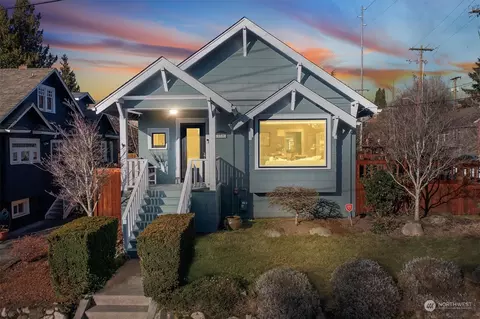 816 NE 72nd St, Seattle, WA 98115