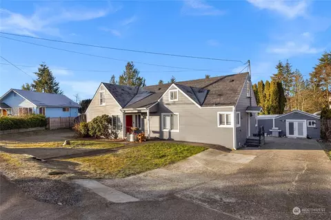 7710 Rainier Dr, Everett, WA 98203 photo 2