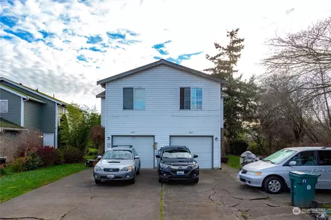 657 E St, Blaine, WA 98230