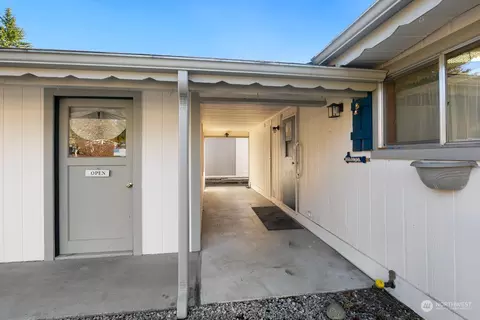 23632 Lake Dr E, Bothell, WA 98021 photo 3