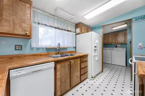 23632 Lake Dr E, Bothell, WA 98021 photo 15