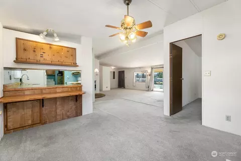 23632 Lake Dr E, Bothell, WA 98021 photo 12