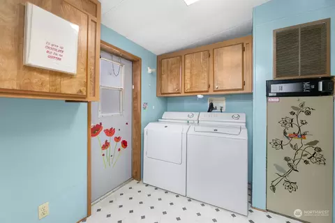 23632 Lake Dr E, Bothell, WA 98021 photo 16