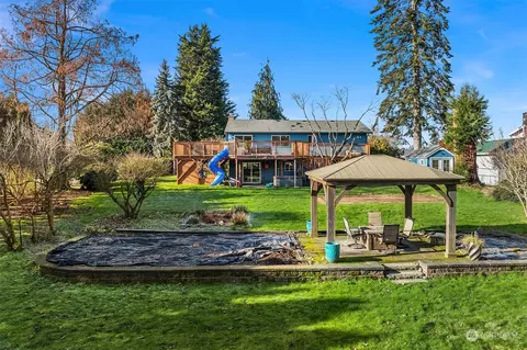 Exterior - 24107 45th Ave SE, Bothell, WA 98021 photo 15 of 17