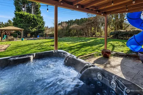 Exterior - 24107 45th Ave SE, Bothell, WA 98021 photo 10 of 17