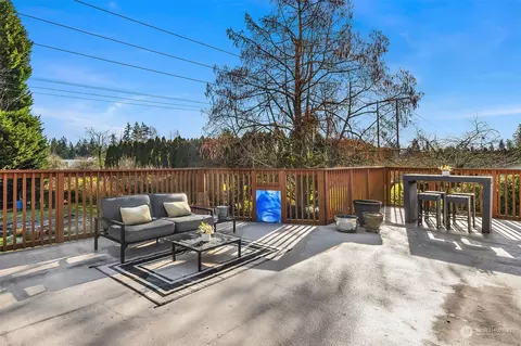 Exterior - 24107 45th Ave SE, Bothell, WA 98021 photo 7 of 17