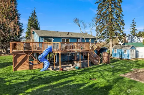 Exterior - 24107 45th Ave SE, Bothell, WA 98021 photo 4 of 17