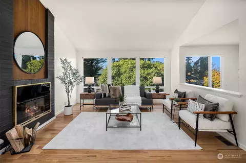Living - 24107 45th Ave SE, Bothell, WA 98021 photo 2 of 4