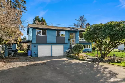 Exterior - 24107 45th Ave SE, Bothell, WA 98021 photo 2 of 17
