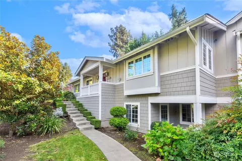 10923 SE 28th St, Bellevue, WA 98004