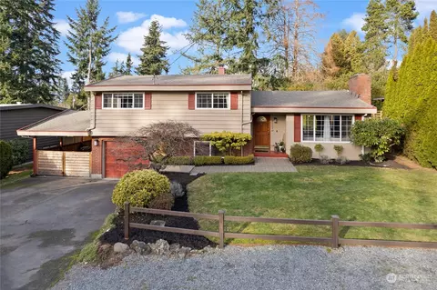 8707 Madrona Ln, Edmonds, WA 98026