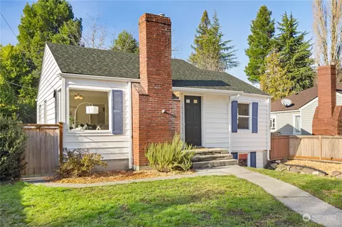 8471 35th Ave SW, Seattle, WA 98126
