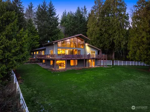 6289 NE Lincoln Rd E, Poulsbo, WA 98370