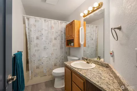 Bath - 2216 138th Pl SE, Mill Creek, WA 98012 photo 3 of 3