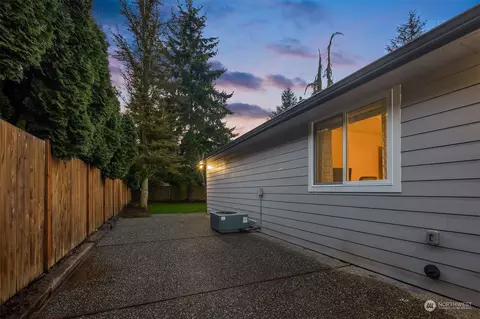 Exterior - 2216 138th Pl SE, Mill Creek, WA 98012 photo 5 of 7