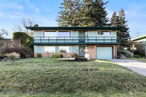 16021 9th Ave SW, Burien, WA 98166