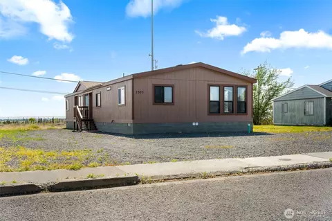 1303 Craig St W, Moses Lake, WA 98837