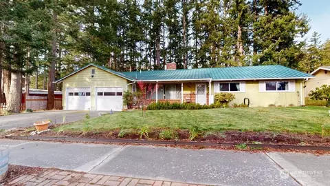 1760 NE 11th Ave, Oak Harbor, WA 98277