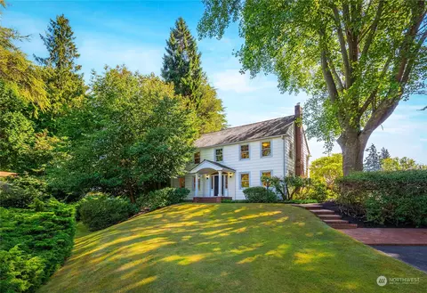 9722 Cherry St, Edmonds, WA 98020