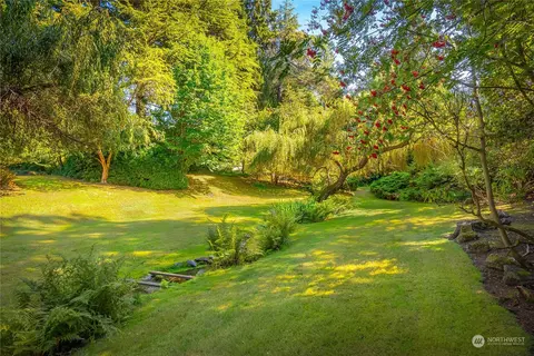 Exterior - 9722 Cherry St, Edmonds, WA 98020 photo 10 of 18