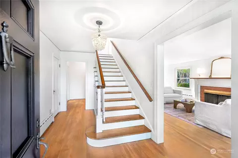 Entry Way - 9722 Cherry St, Edmonds, WA 98020 photo 1 of 2