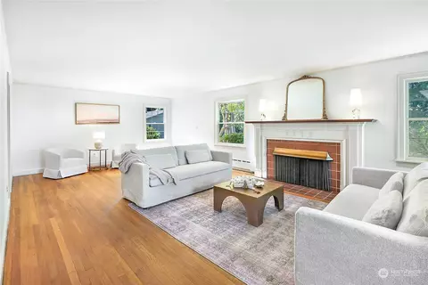 Living - 9722 Cherry St, Edmonds, WA 98020 photo 1 of 4