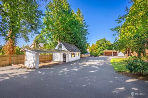 Exterior - 9722 Cherry St, Edmonds, WA 98020 photo 5 of 18