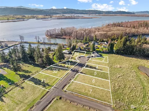 52 Sunnyfield Dr, Cathlamet, WA 98612