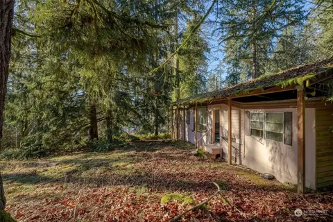 11040 E Lake Joy Dr, Carnation, WA 98014