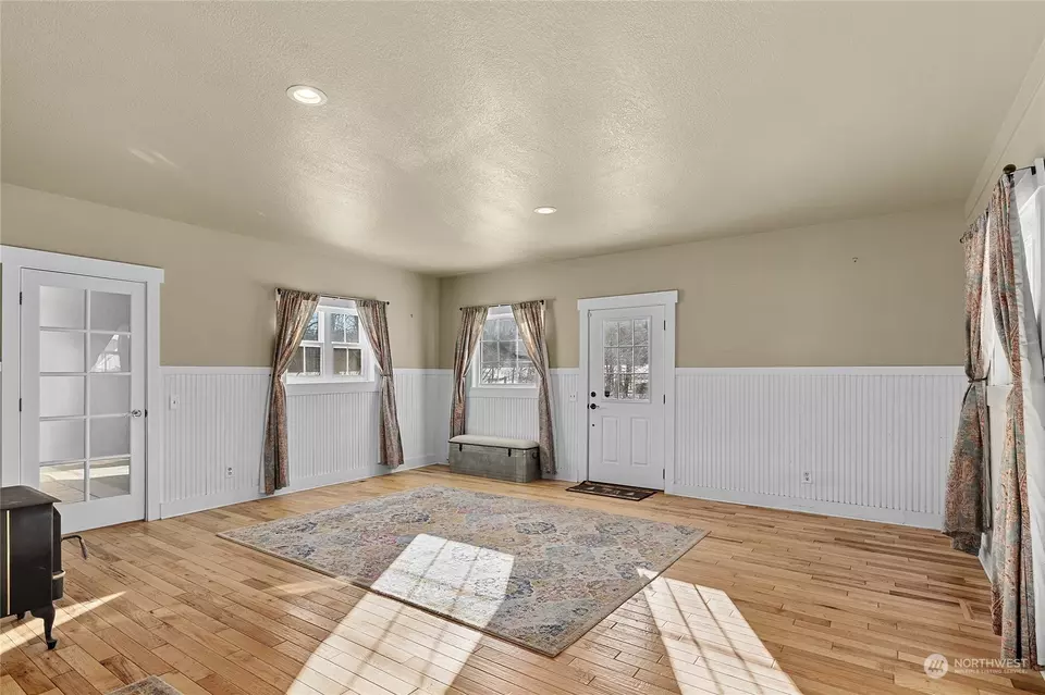 Living - 3550 Nelson Siding Rd, Cle Elum, WA 98922 photo 1 of 4