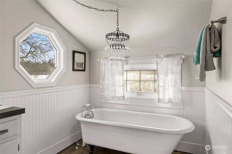 Bath - 3550 Nelson Siding Rd, Cle Elum, WA 98922 photo 4 of 4