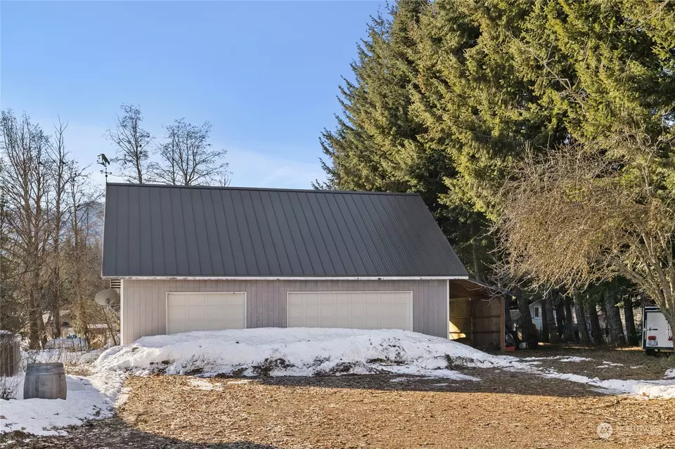 Exterior - 3550 Nelson Siding Rd, Cle Elum, WA 98922 photo 3 of 8