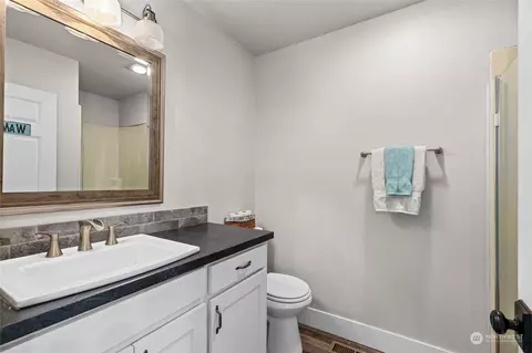 Bath - 3550 Nelson Siding Rd, Cle Elum, WA 98922 photo 1 of 4