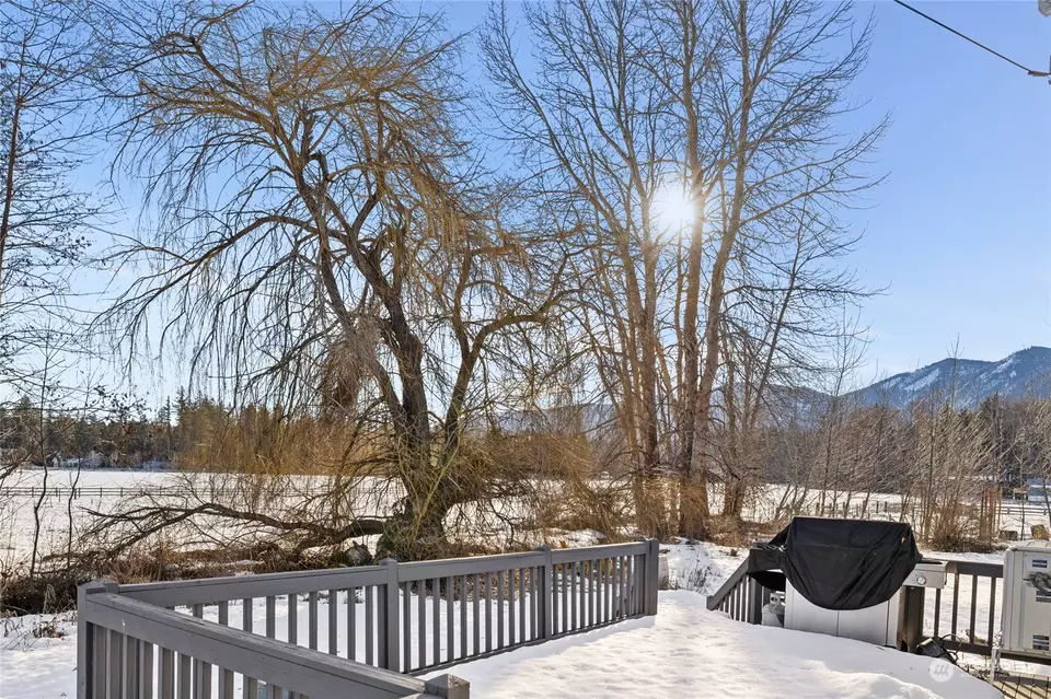 Exterior - 3550 Nelson Siding Rd, Cle Elum, WA 98922 photo 4 of 8