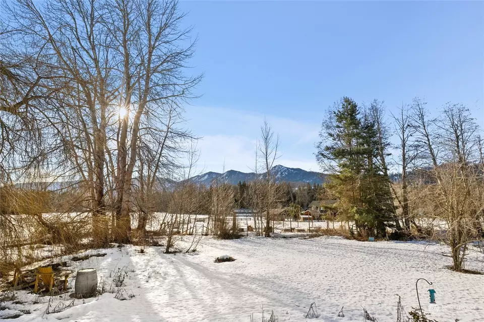 Exterior - 3550 Nelson Siding Rd, Cle Elum, WA 98922 photo 5 of 8